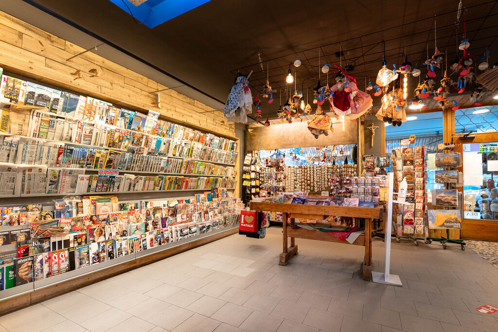 Content Dam Org 3 Images Full Rights Shopping Anesi Tabacchi Anesi Tabacchi Canazei Archivio Apt Val Di Fassa Mrizzi 7